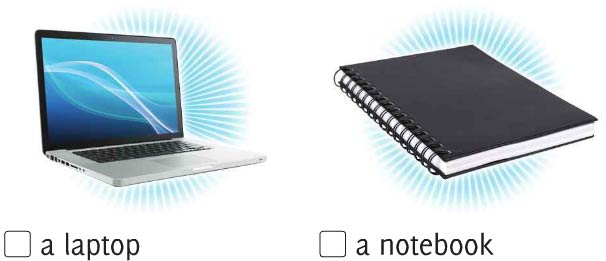 دفترچه و لپ تاپ